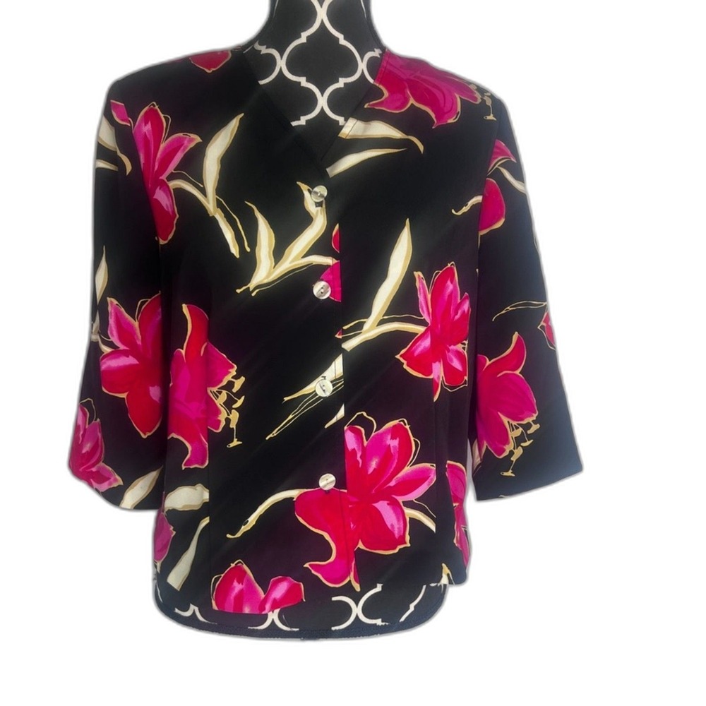 Leslie Belle Button Front 1/2 Sleeve VTG Blouse Size 10P Black Bold Floral Print